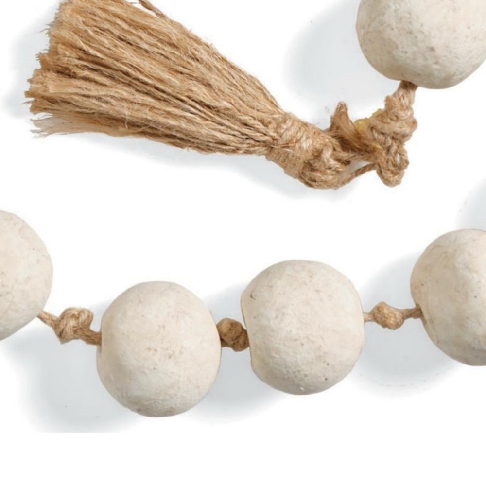 Frontgate Cream Beaded Garland with Tassels - NWT - Picture 4 of 9
